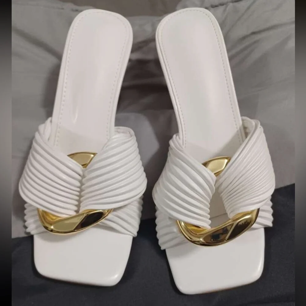 Elegant Women's White Sculptural Heeled Ruched Metal Design Sandals Fashion Mule